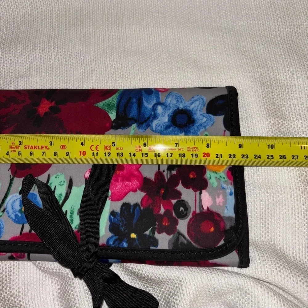 Thirty one Floral Print with Black Trim Kindle Cover Case